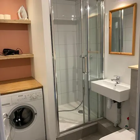 Les Montgolfieres Avec Garage * ويميرو