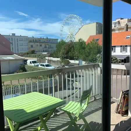 Les Montgolfieres Avec Garage Apartman *