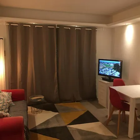 Les Montgolfieres Avec Garage Apartman