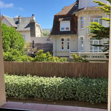 Les Montgolfieres Avec Garage *